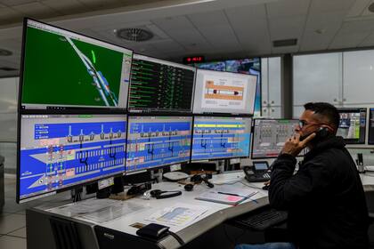 A raíz de una sequía que obstaculizó el transporte marítimo, los supervisores del Canal de Panamá están ansiosos por ampliar el almacenamiento de agua, y el cambio climático no les deja otra opción