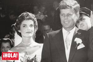 La boda de Jackie y John F. Kennedy: un padrino borracho, un vestido soñado y una pulsera con historia