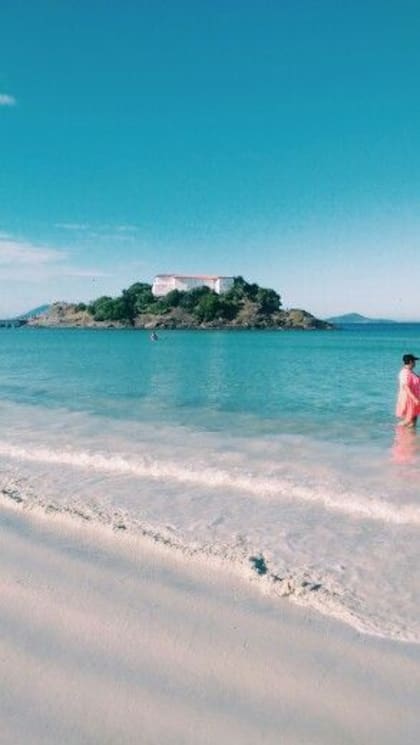A solo unas horas de Río de Janeiro, Cabo Frío sorprende con playas de agua cristalina y una atmósfera relajada