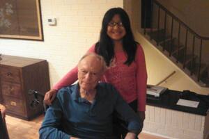 A su s 11 años de edad, inventó una taza especial para ayudar a su abuelo con Parkinson