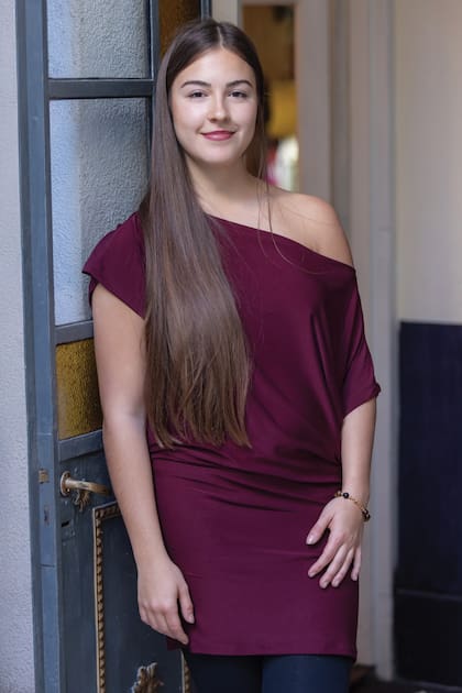 A sus 21 años, Fiorella está a
punto de recibirse como cantante
profesional en la Escuela de
Música de Buenos Aires (EMBA)