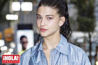 Es hija de un magnate empresarial y lanzó una plataforma de ropa valuada en 185 millones