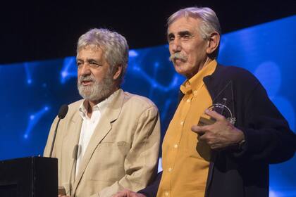 Dos padres del teatro comunitario: Adhemar Bianchi y Ricardo Talento (del Circuito Cultural Barracas)