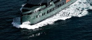 De quién es y cuánto cuesta el Pink Shadow, el imponente “superyatch” amarrado en Punta del Este