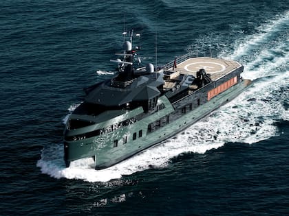 A todo motor: el Pink Shadow en alta mar