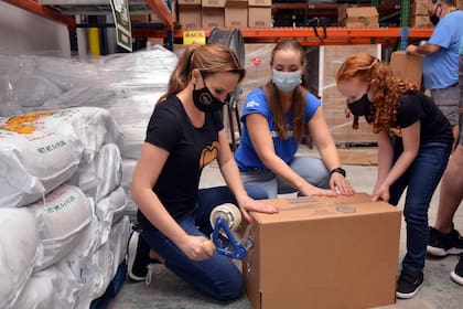 A través de Corazones Guerreros, Natalia realiza diversas acciones humanitarias