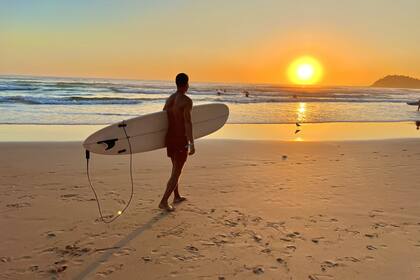 A través de los viajes Martín descubrió en el surf un deporte que representa simbólicamente la vida.