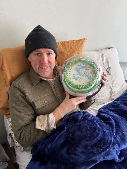 A través de su cuenta de X el exsenador muestra cómo avanza en su tratamiento, con gran cantidad de internaciones