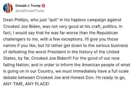 A través de su red social Truth Social, Donald Trump se llamó a sí mismo "Don Honesto" y expresó que Joe Biden era "Joe Corrupto"