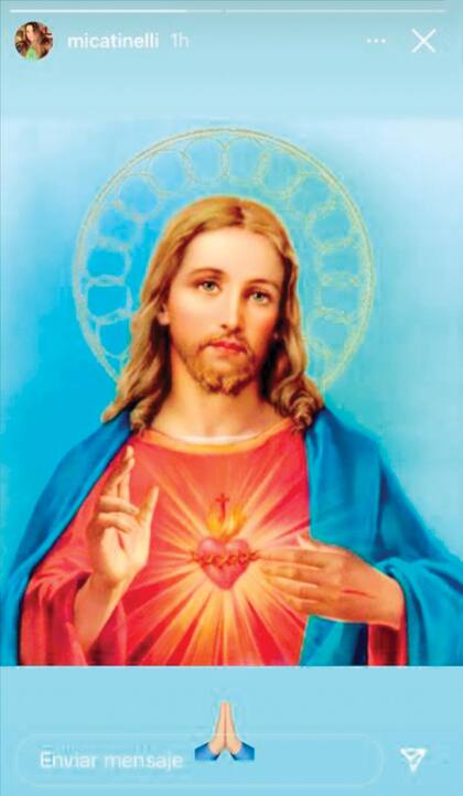 A través de sus redes, Mica rogó oraciones por la salud de su madre.
