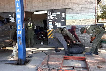 A través de un escáner detectaron elementos sospechosos