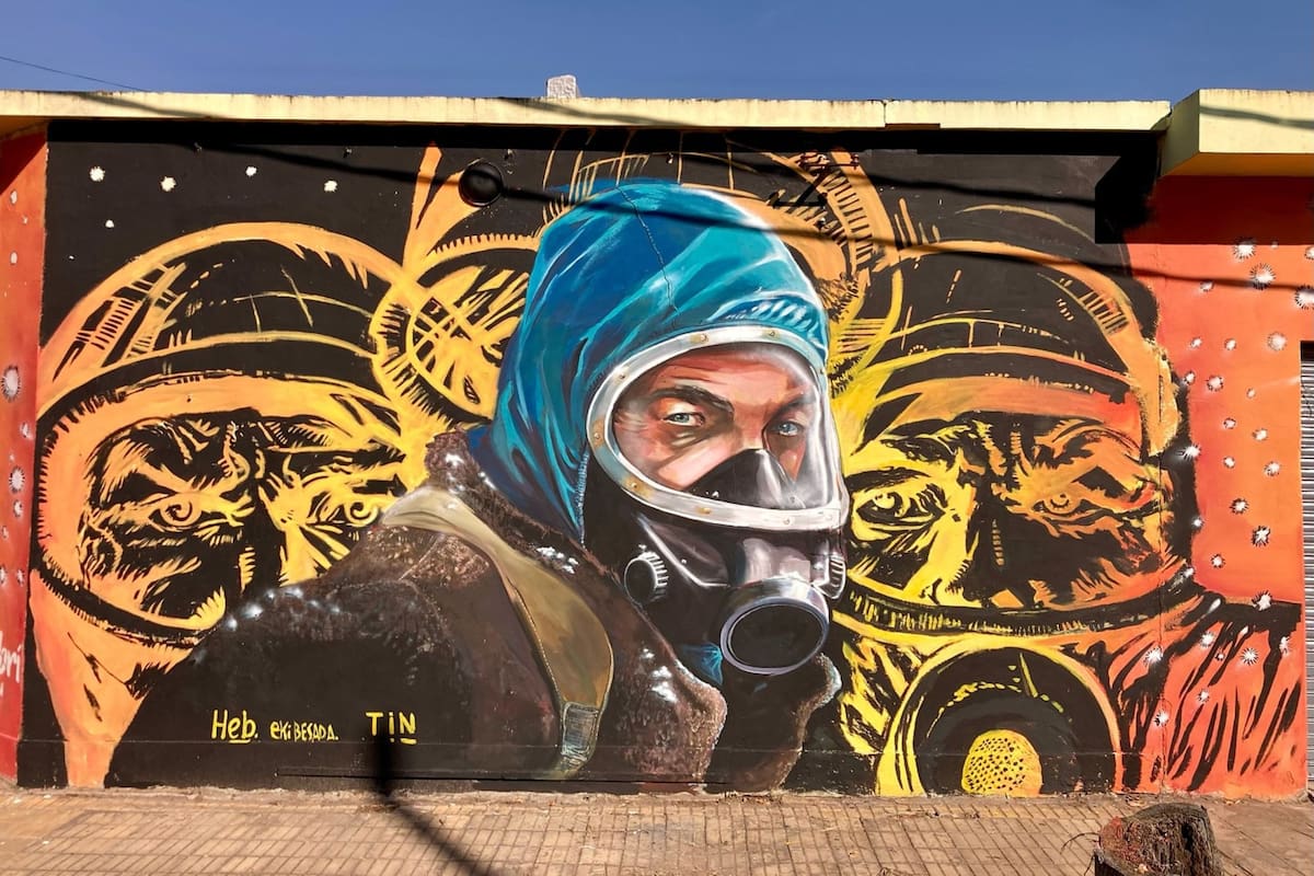 Los murales y esculturas artísticas que inundaron Buenos Aires tras el estreno de El Eternauta - LA NACION
