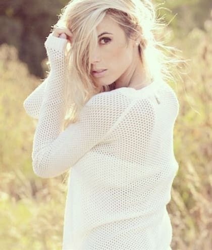 A un año de convertirse en mamá, la modelo volvió a protagonizar sensuales producciones de fotos