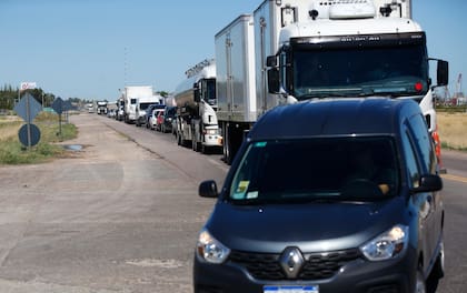 A un año de la gran inundacion, la ruta 3 sigue con un desvio cerca de Bahía Blanca