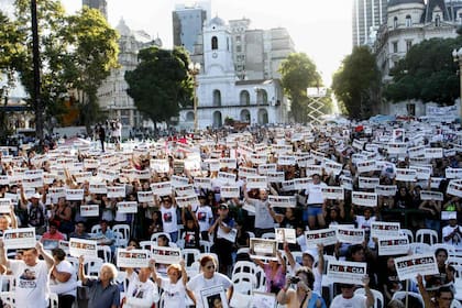 Un año después de la tragedia del tren Sarmiento en la estación Once, miles de personas pedían justicia