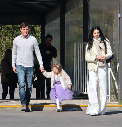 A un año de su ruptura con Pampita, Roberto García Moritán llegó al festejo acompañado de su flamante novia, la modelo Priscila Crivocapich. Todo parece indicar que la relación entre todos es muy cordial