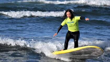 A Valentina tambin le gusta hacer surf