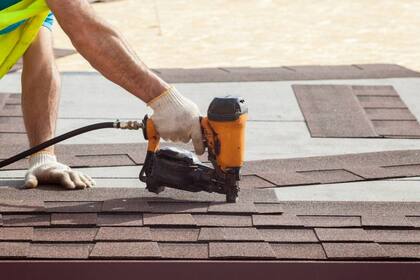 A Valverde Venegas lo detuvieron cuando cargaba sus herramientas para ir al trabajo, como techista