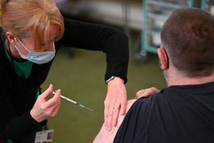 A veces tenemos situaciones surrealistas de gente que empieza a hacer lives en Facebook o videos para TikTok, diciendo que tienen covid.