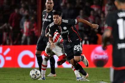 A Zabala le gustan "salir jugando", "anticipar al rival" y "leer la jugada"; dio muestras de eso en el 3-1 decisivo frente a Instituto en Córdoba.
