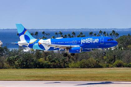 A320 de Jetblue aterrizando en Tampa (foto de archivo).