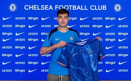 Aaron Anselmino dejó Boca y jugará en Chelsea, que decidió no cederlo para el Sudamericano