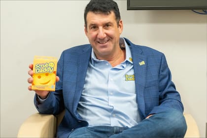 Aaron Krause se volvió millonario al comercializar el elemento de limpieza viral en redes sociales