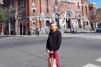 Aaron llegó con trabajo a Buenos Aires, algo que le garantiza estabilidad y capacidad de disfrutar de la ciudad.