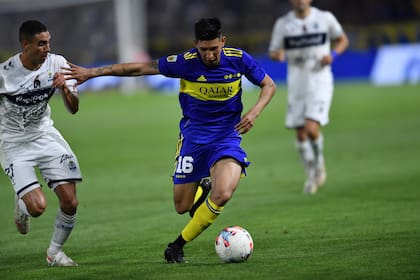 Aaron Molinas nunca tuvo continuidad como titular durante varios partidos, pero sí Battaglia le dio la chance de jugar de entrada