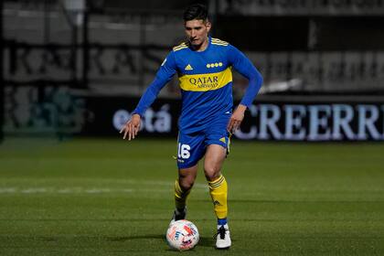 Aaron Molinas, uno de los volantes ofensivos de Boca con mayor proyección y personalidad para ponerse la camiseta azul y oro