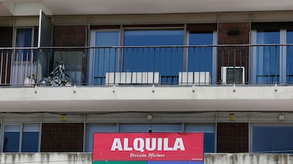 Abad llamó a denunciar a quienes no entreguen factura y ofreció su mail personal