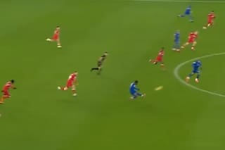 El error de Aston Villa a los 29 segundos, el blooper del día y ¡el golazo de atrás de media cancha!