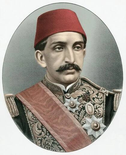 Abdul Hamid II fue depuesto en 1909 por la revolución militar de los Jóvenes Turcos
