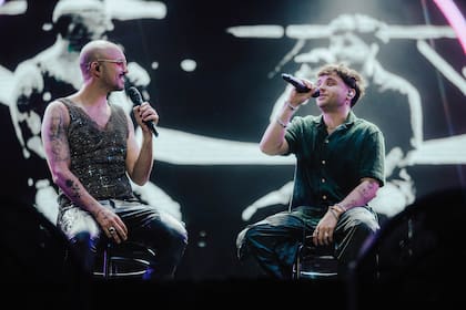 Abel Pintos invitó al escenario a Agustín Casanova para interpretar "Sin principio ni final"