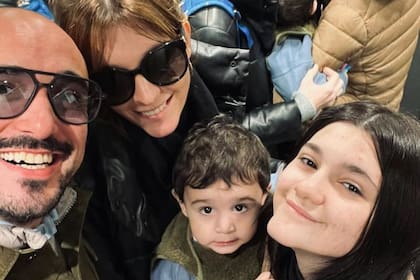 Abel Pintos junto a su esposa e hijos (Foto Instagram @abelpintos)