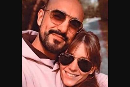 Abel Pintos junto a su novia, Mora Calabrese