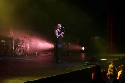 Abel Pintos sobre el escenario en Mar del Plata