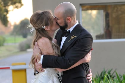 Abel Pintos y Mora Calabrese, recién casados