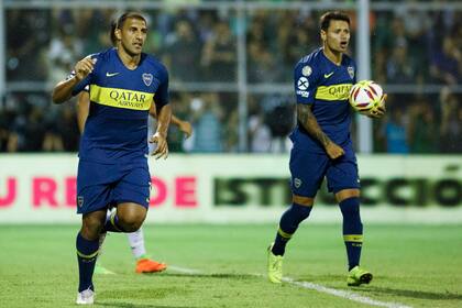 Ábila marcó el tercero para Boca; el festejo con Zárate