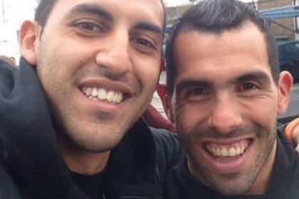 Ramón "Wanchope" Ábila y Carlos Tevez; el cordobés era uno de los mejores amigos del Apache en el plantel de Boca.