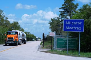 Abogados instan a jueza a visitar centro de detención de inmigrantes en Florida