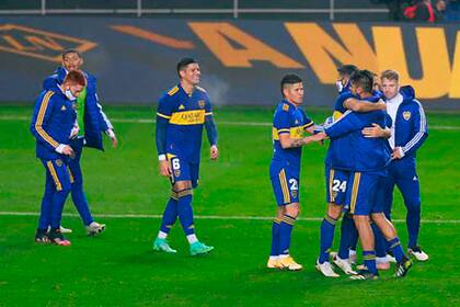 Abrazos y festejos; Boca encontró alivio para un presente gris en un triunfo por penales ante su rival eterno