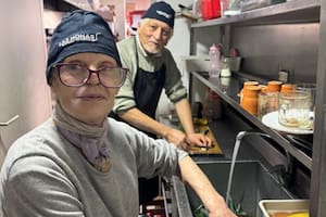 Son de Tucumán, pasaron varias crisis y se reinventaron: hoy tienen tres restaurantes y emplean a adultos mayores