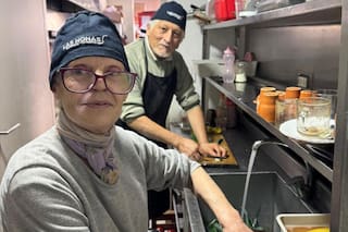 Son de Tucumán, pasaron varias crisis y se reinventaron: hoy tienen tres restaurantes y emplean a adultos mayores