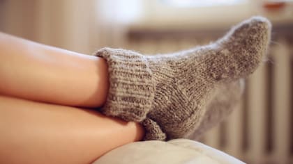 Tener la casa a 21 ºC en vez de a 24 recorta en un 20% el consumo energético. También ahorras no bajando el aire acondicionado por debajo de 23 o 24 ºC en verano