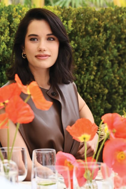 Abril de 2025. Ella
posa durante un
almuerzo de la
marca de ropa Tod’s
en Beverly Hills,
en el que ofició
de anfitriona. La
actriz protagonizó
una importante
campaña de la
firma junto a
Lennon Gallagher,
Stella Banderas,
Roberto Rossellini
y Leo Gassmann