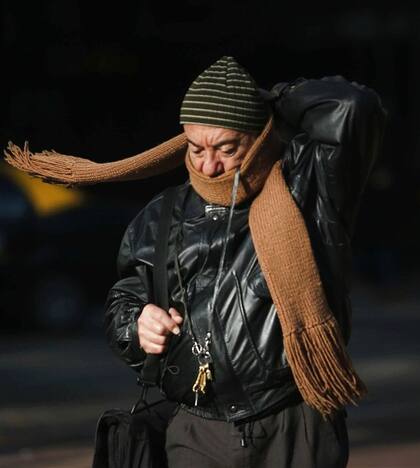 Abril y mayo, con mucho frío y lluvia en la ciudad de Buenos Aires; los meteorólogos creen que el otoño de 2016 será uno de los más inestables de la historia