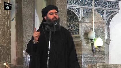 Abu Bakr al Baghdadi habló en la Gran Mezquita de al Nuri en Mosul, Irak, en julio de 2014