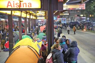 Grupos piqueteros acamparán mañana y por 48 horas en la avenida 9 de Julio