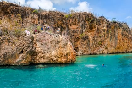 Acantilados en Little Bay
